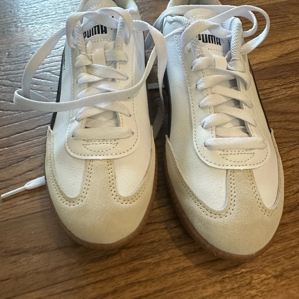 Puma White and Black Sneakers - Picture 2 of 3